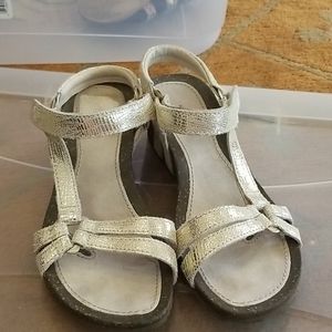 Wedge sandals